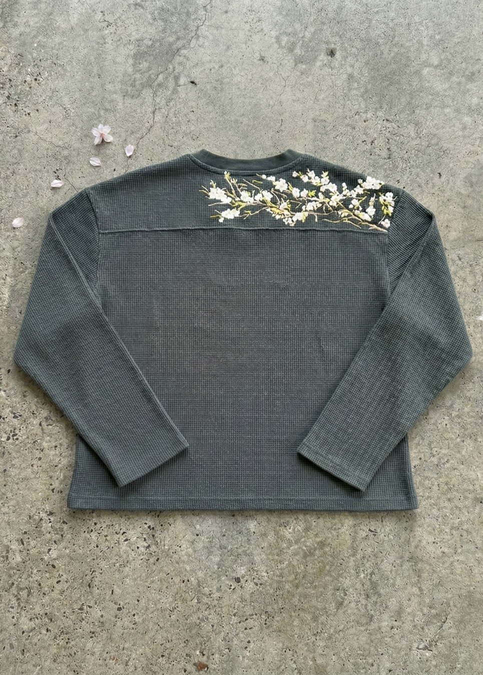 "Blossom" Waffle Thermal (Grey/White)